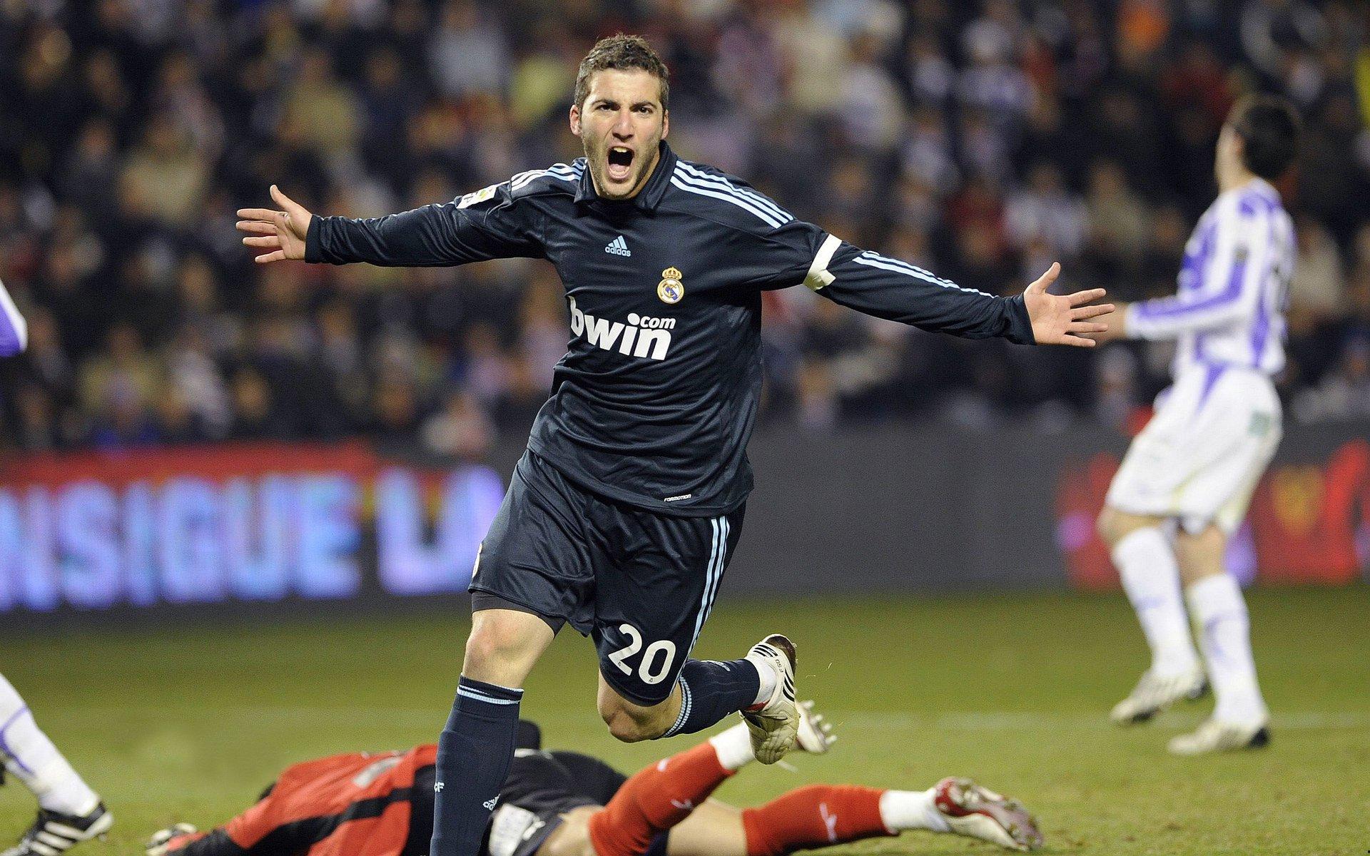 凯恩再等等?实时积分形势,按目前比分,拜仁无缘今晚提前夺冠